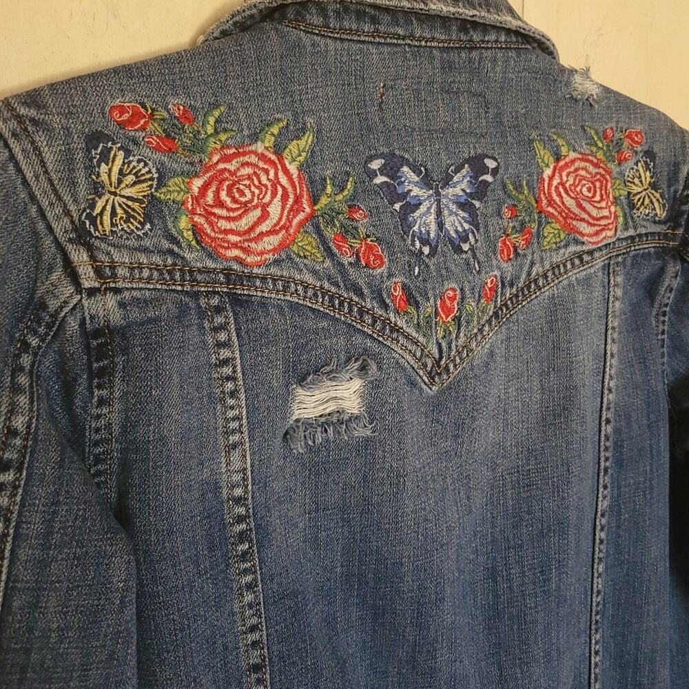 Blank NYC Floral Rose Butterfly Embroidered Distressed Denim Jean Jacket✨️XS - Picture 5 of 16